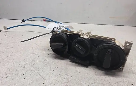 Volkswagen PASSAT B5 Climate control unit 1J0819045D
