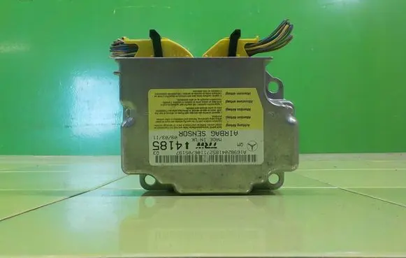 Mercedes-Benz B W245 Airbag control unit/module A1698204185
