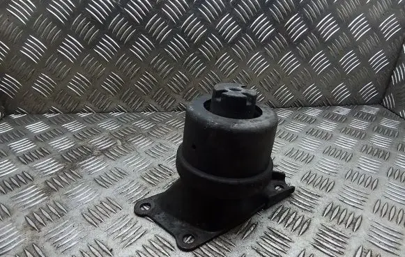 Volkswagen Transporter - Caravelle T5 Engine mount bracket