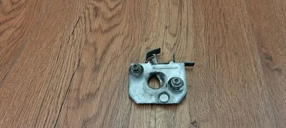 Engine bonnet/hood lock/catch