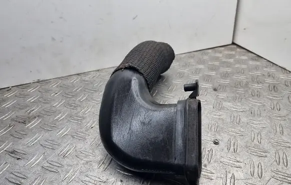 Audi A4 S4 B7 8E 8H Air intake duct part 8E0129604