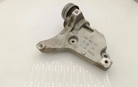 Skoda Yeti (5L) Generator/alternator bracket 03F260885