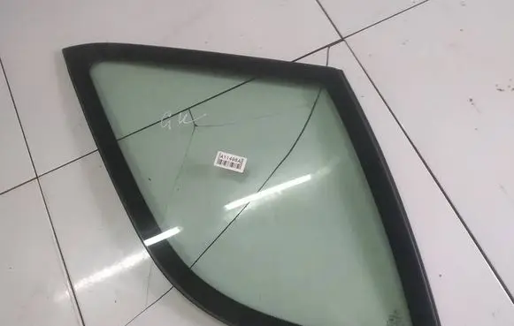 Mercedes-Benz ML W163 Rear side window AS2