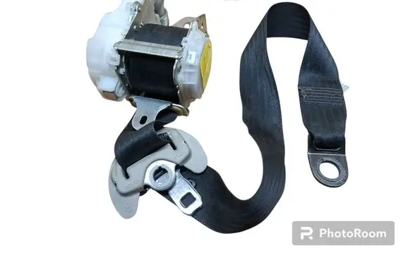 Toyota Avensis T270 Front seatbelt 7P1510P 066754 0538056