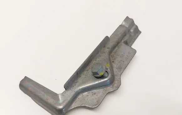 Battery bracket