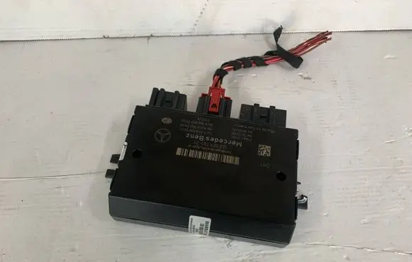 Mercedes-Benz GL X166 Tow bar trailer control unit/module A2469005501 5DS00978121 A1669027300