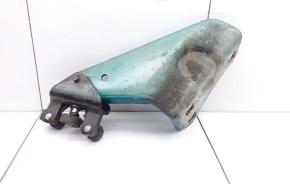 Renault Kangoo I Sliding door lower roller guide/hinge 303509K 202728
