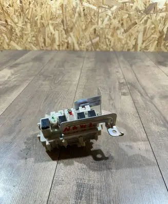 Nissan Navara D23 Fuse module 4Ku0A C30198