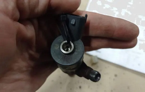 Renault Laguna II Fuel injector 8200389369 0445110230