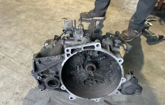 Mitsubishi Lancer Manual 6 speed gearbox F6MBA R8RY-D A7Y00186