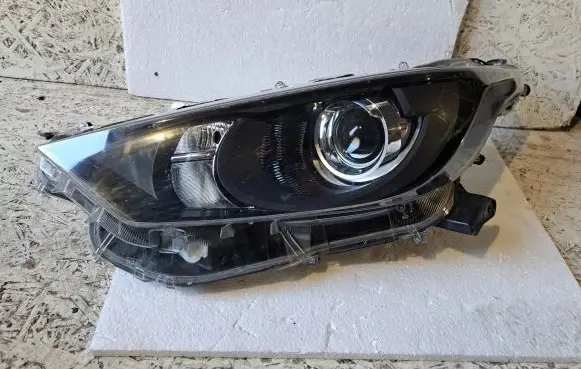 Toyota Yaris XP210 Headlight/headlamp