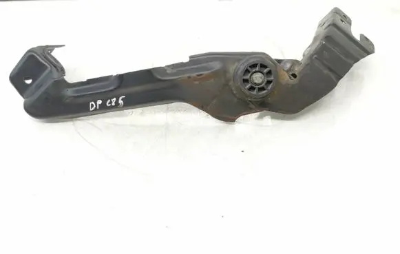Mercedes-Benz E W211 Headlight/headlamp mounting bracket