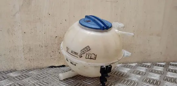 Volkswagen Polo IV 9N3 Coolant expansion tank/reservoir 6Q0121407