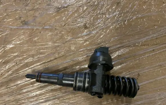 Audi A3 S3 8L Fuel injector 038130073AG