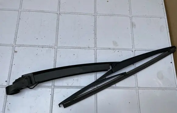 Mazda 3 I Rear wiper blade arm