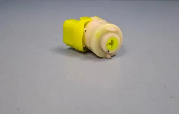 Volkswagen PASSAT B5 Ignition lock contact 6N0905865