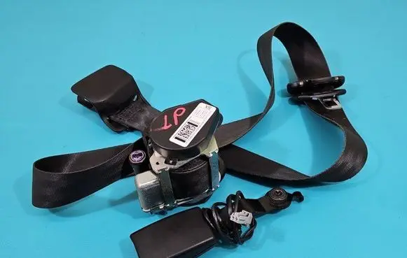 Opel Combo D Front seatbelt 073555682400 IMPRK1444273