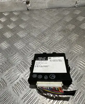 Toyota Auris 150 Door central lock control unit/module 8999012010 2325002093