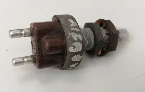Mercedes-Benz E W123 Brake pedal sensor switch 190130