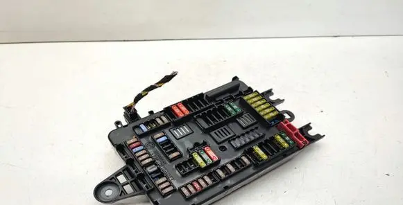 BMW 1 F20 F21 Fuse module 9261111 61149261111