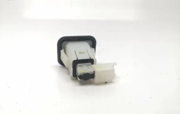 Peugeot 3008 II Tailgate/boot open switch button 