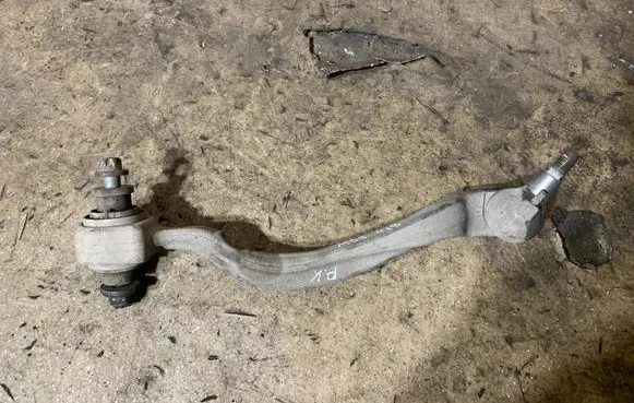 Mercedes-Benz CLS C218 X218 Front lower control arm/wishbone 