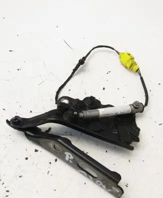 Audi A3 S3 8V Engine bonnet/hood hinges 8V0823302