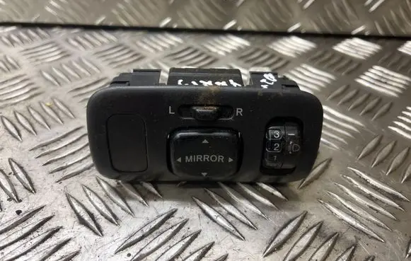Toyota Yaris Wing mirror switch 5472G1N