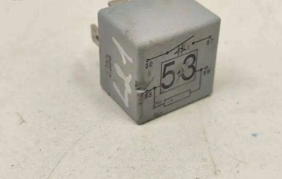 Volkswagen Touran I Other relay 141951253B 20240072