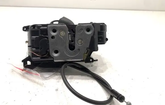 Renault Megane III Rear door lock 82502000