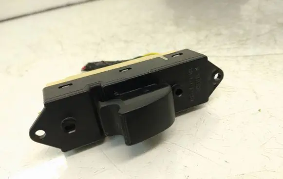 Mitsubishi Grandis Electric window control switch 514933 515141