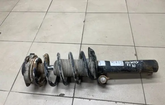 Volkswagen Touran I Front shock absorber with coil spring