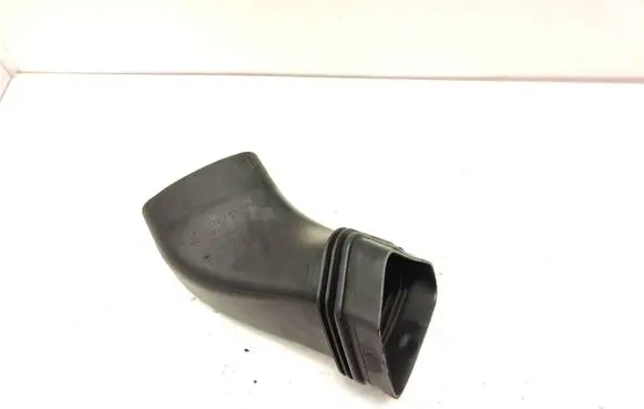 BMW 3 E90 E91 Air intake duct part 7798876 70316820 13717798876