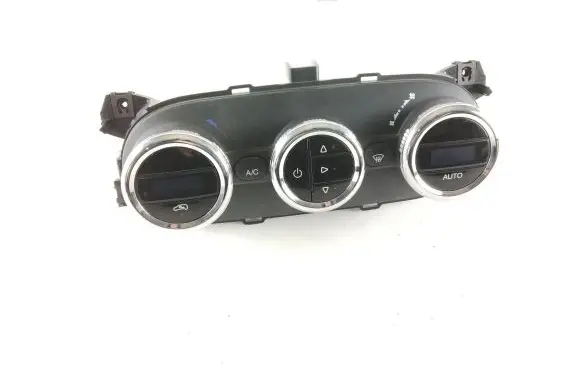 Iveco Daily 6th gen Climate control unit 5801640589 A83039300 30965244