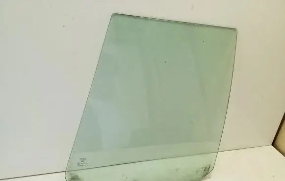 Opel Frontera A Rear door window glass