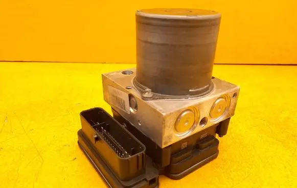 Volvo XC40 ABS Pump 31445741