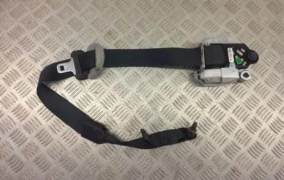 Hyundai i30 Front seatbelt 88820A6000