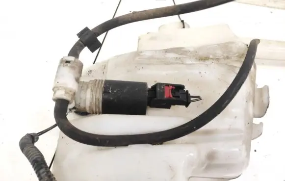 Jeep Cherokee Windscreen/windshield washer pump