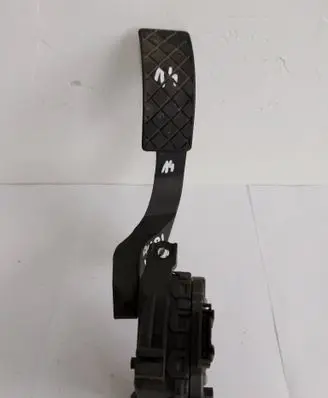 Audi A6 S6 C5 4B Accelerator throttle pedal 8D1723523N