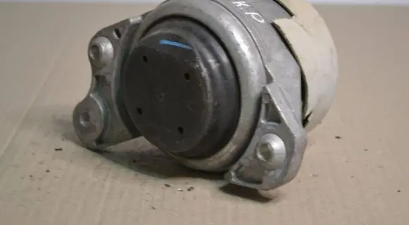 Mercedes-Benz C W205 Engine mount bracket A2052407900