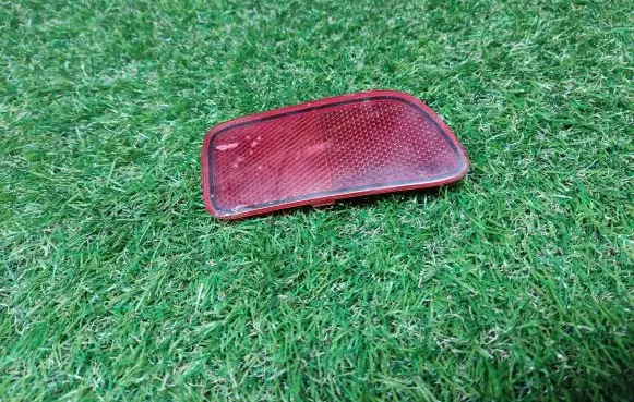 Chevrolet TrailBlazer Rear tail light reflector 15000044