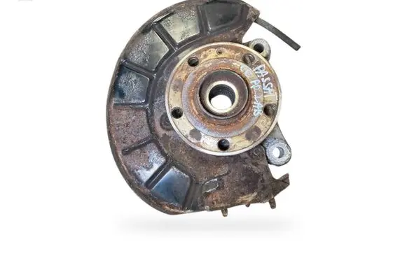 Front wheel hub spindle knuckle