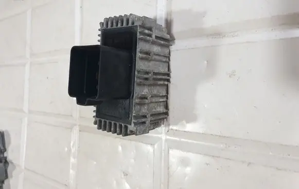 Opel Zafira A Glow plug pre-heat relay 51299008 09132691