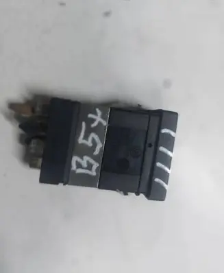 Volkswagen PASSAT B5.5 Seat heating switch 3B0963564C