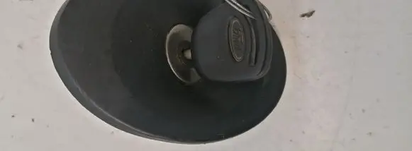 Ford Transit Fuel tank cap lock 94VB9K163AD
