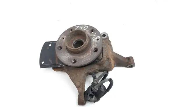 Opel Vivaro Front wheel hub
