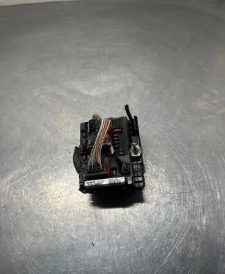 Citroen C5 Fuse module 9643498680