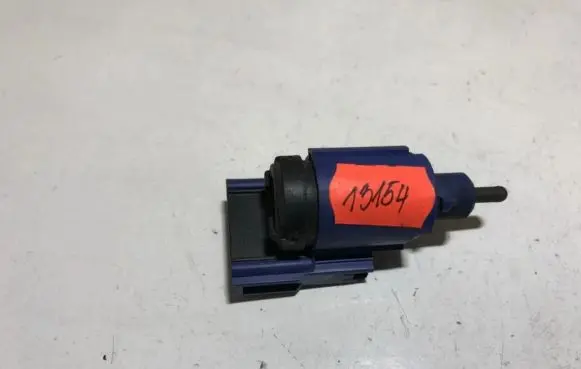 Volkswagen Golf IV Brake pedal sensor switch 1J0927189 19322002