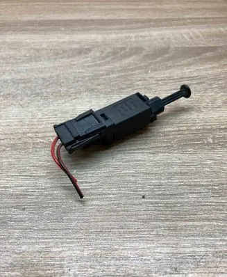 Volkswagen Golf III Brake pedal sensor switch 191945515 WITHPLUG