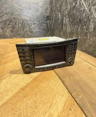 Mercedes-Benz E W211 Radio/CD/DVD/GPS head unit A2118202897 61182229